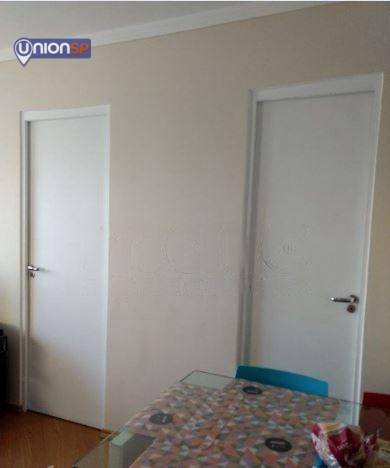 Apartamento à venda com 1 quarto, 33m² - Foto 2