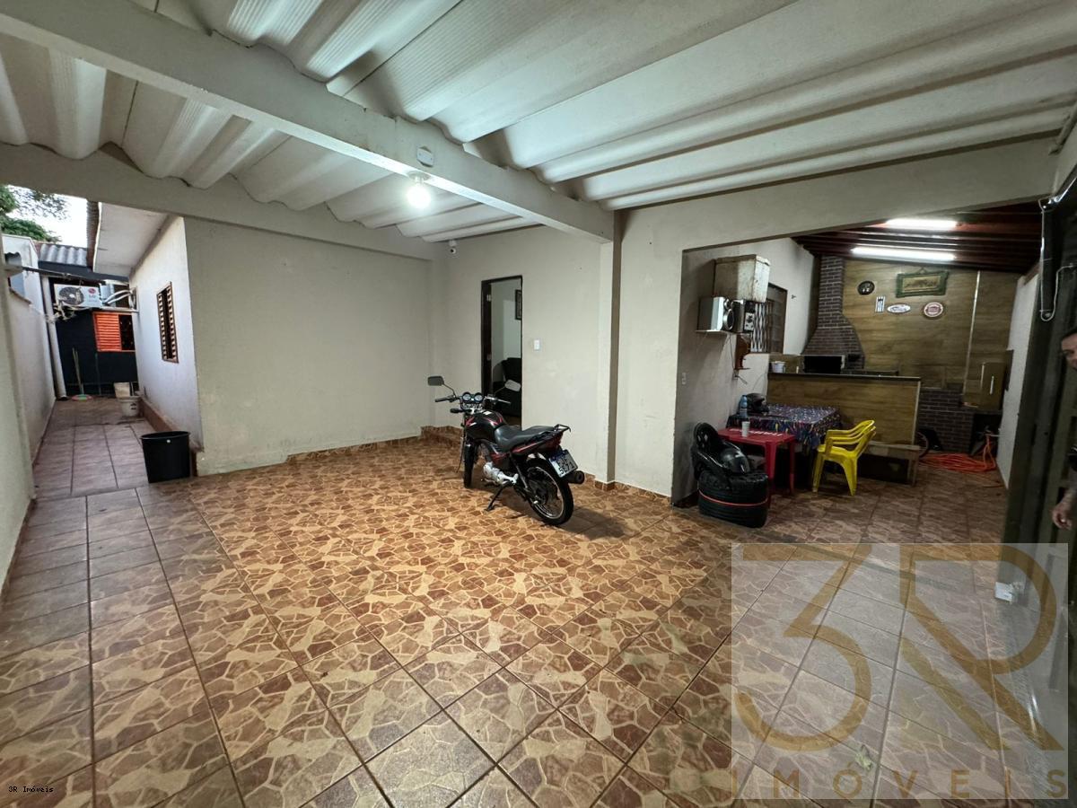 Casa à venda com 5 quartos, 200m² - Foto 22