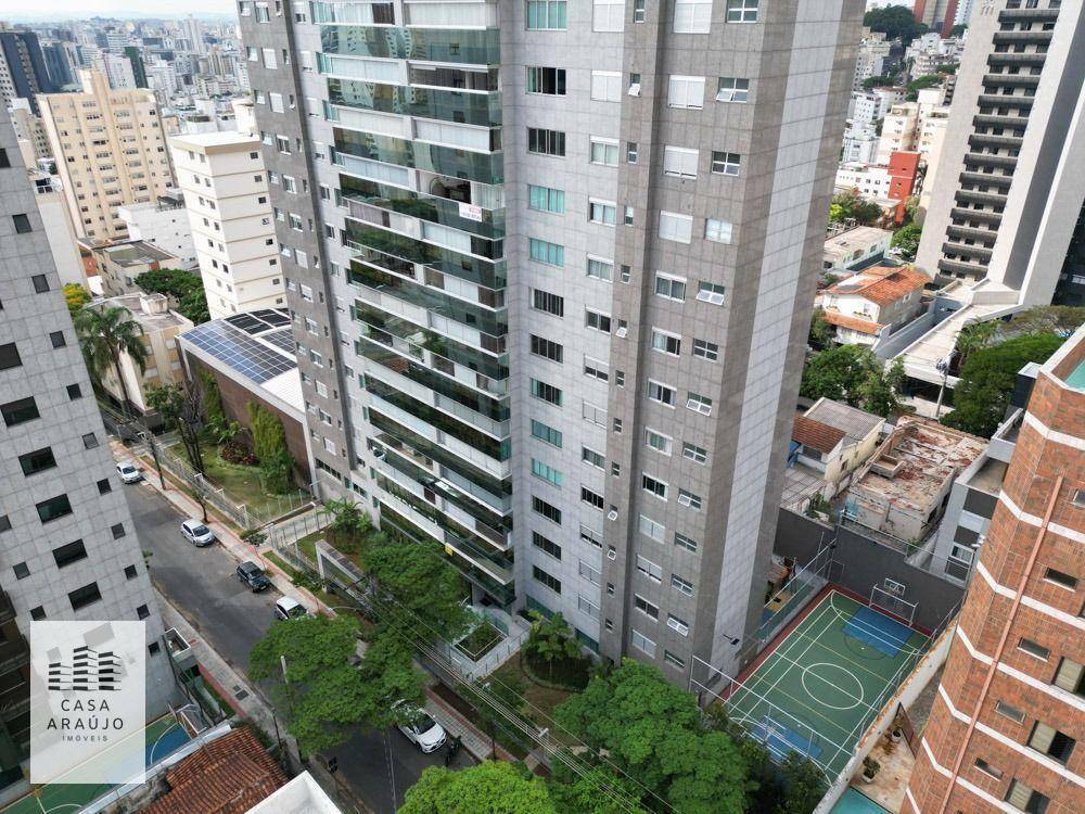 Apartamento à venda com 4 quartos, 197m² - Foto 2