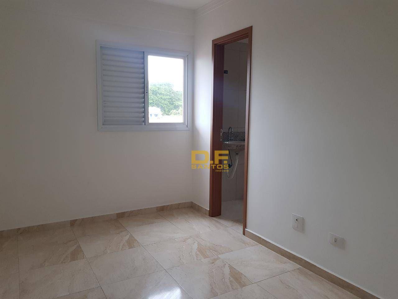 Apartamento à venda com 2 quartos, 80m² - Foto 2