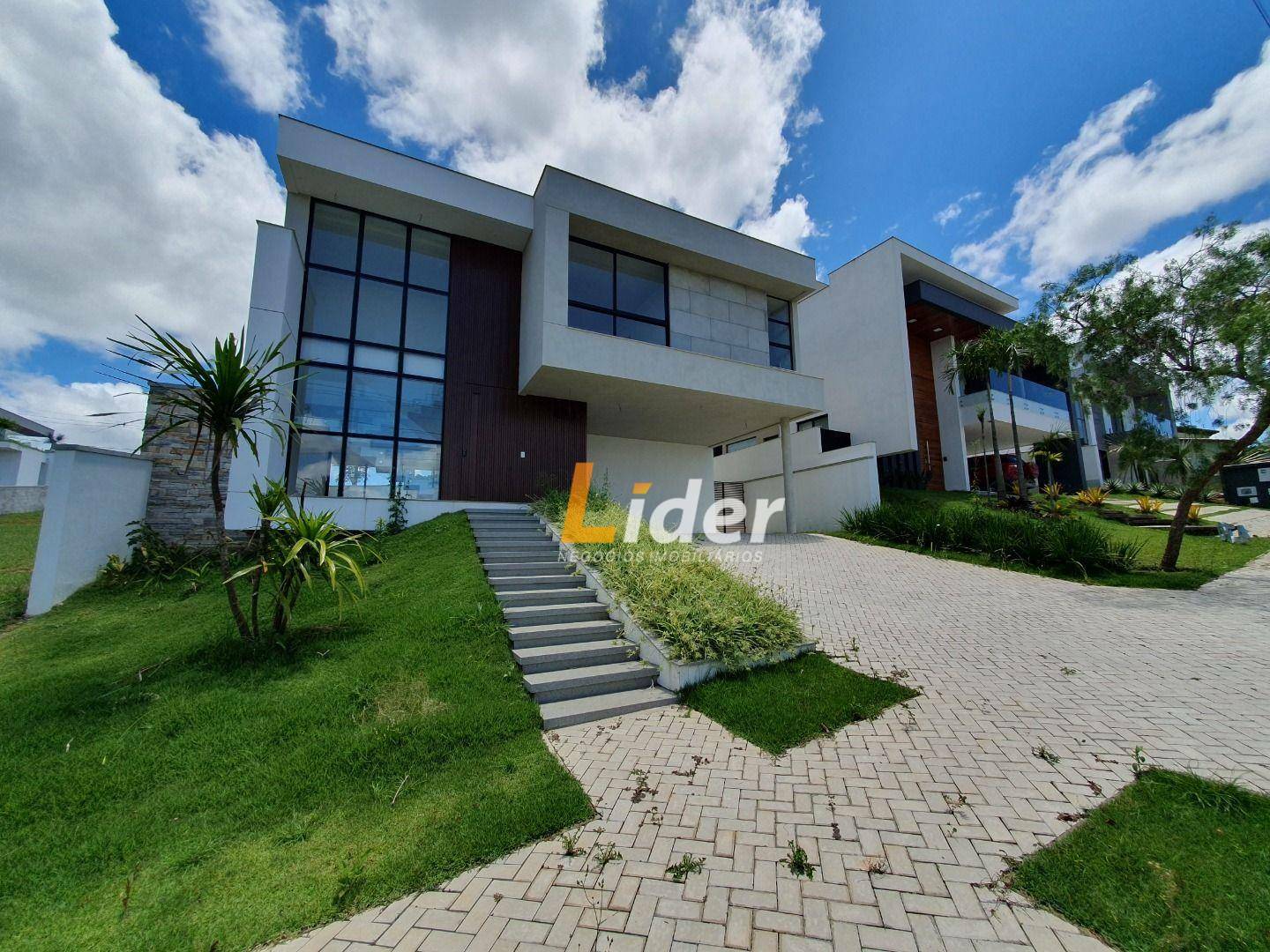 Casa de Condomínio à venda com 4 quartos, 330m² - Foto 2