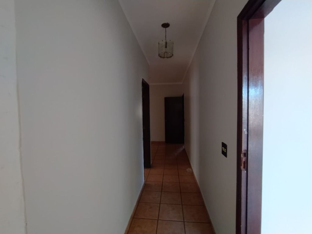 Casa à venda com 3 quartos, 220m² - Foto 11