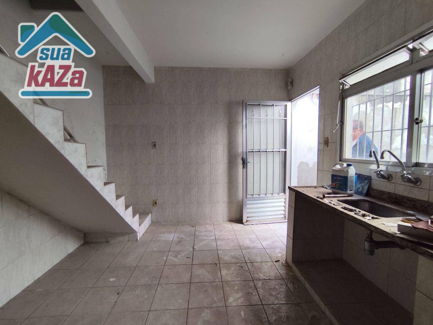 Casa à venda com 6 quartos, 230m² - Foto 37