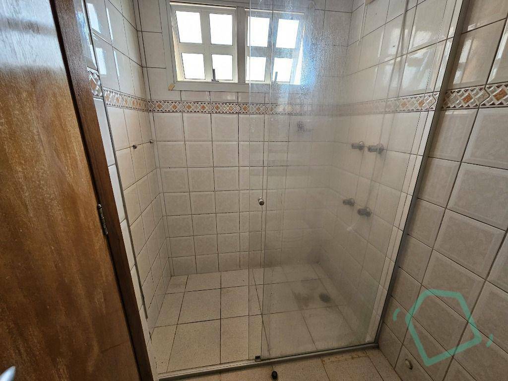 Casa de Condomínio para alugar com 3 quartos, 220m² - Foto 27