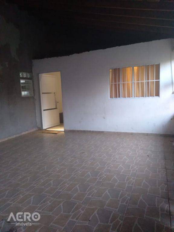 Casa à venda com 3 quartos, 114m² - Foto 2