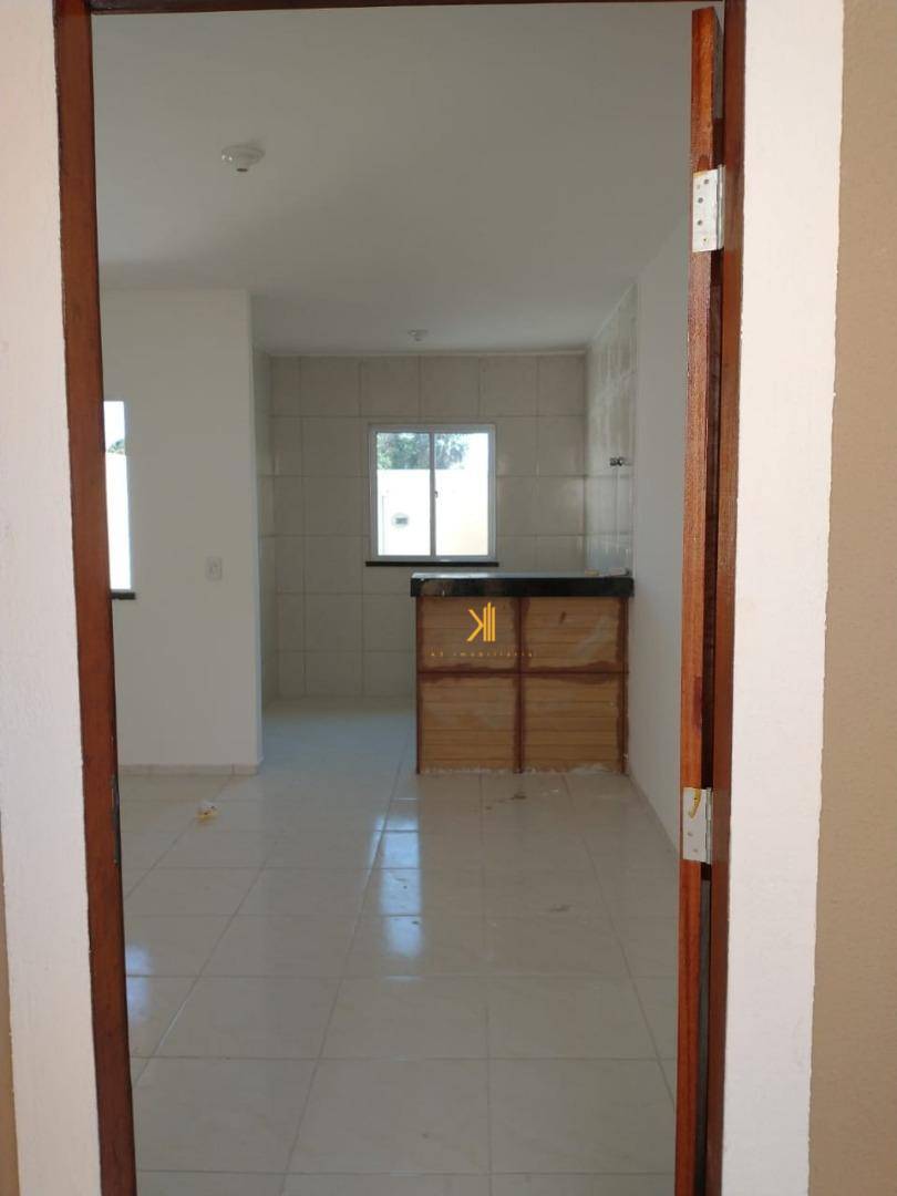 Casa à venda com 3 quartos, 68m² - Foto 3