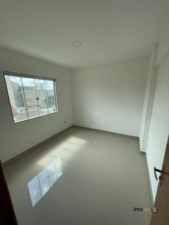 Apartamento à venda com 3 quartos, 98m² - Foto 1