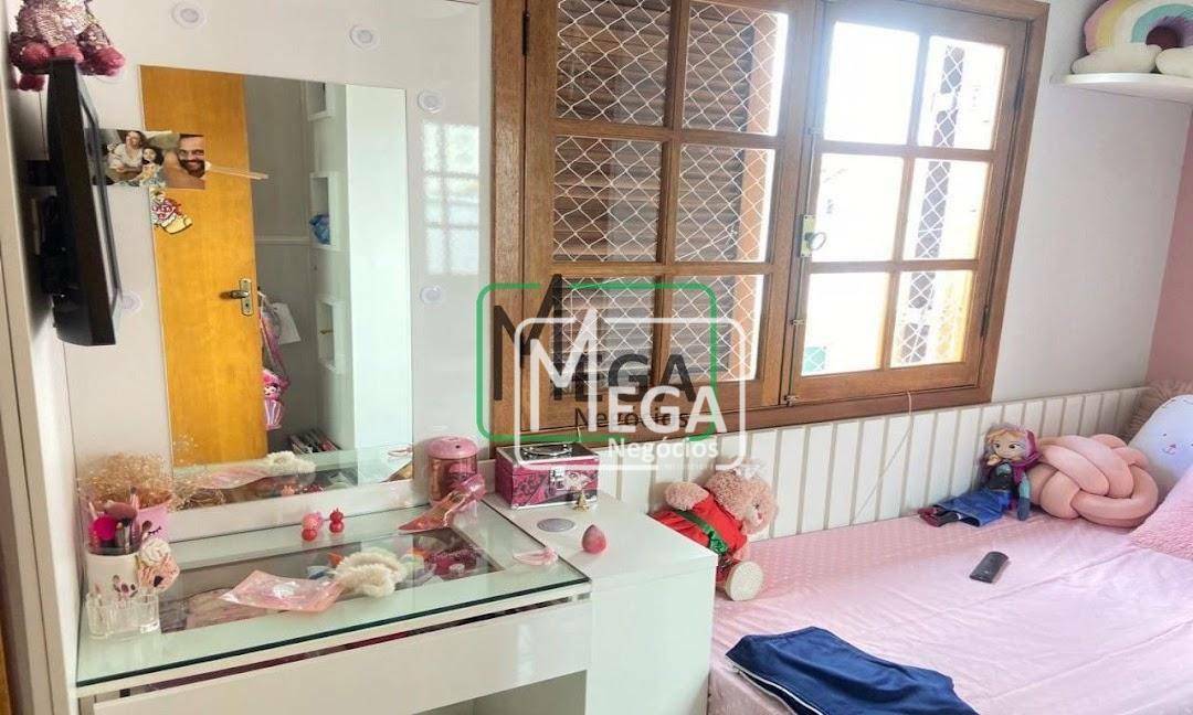 Casa à venda com 3 quartos, 240m² - Foto 18