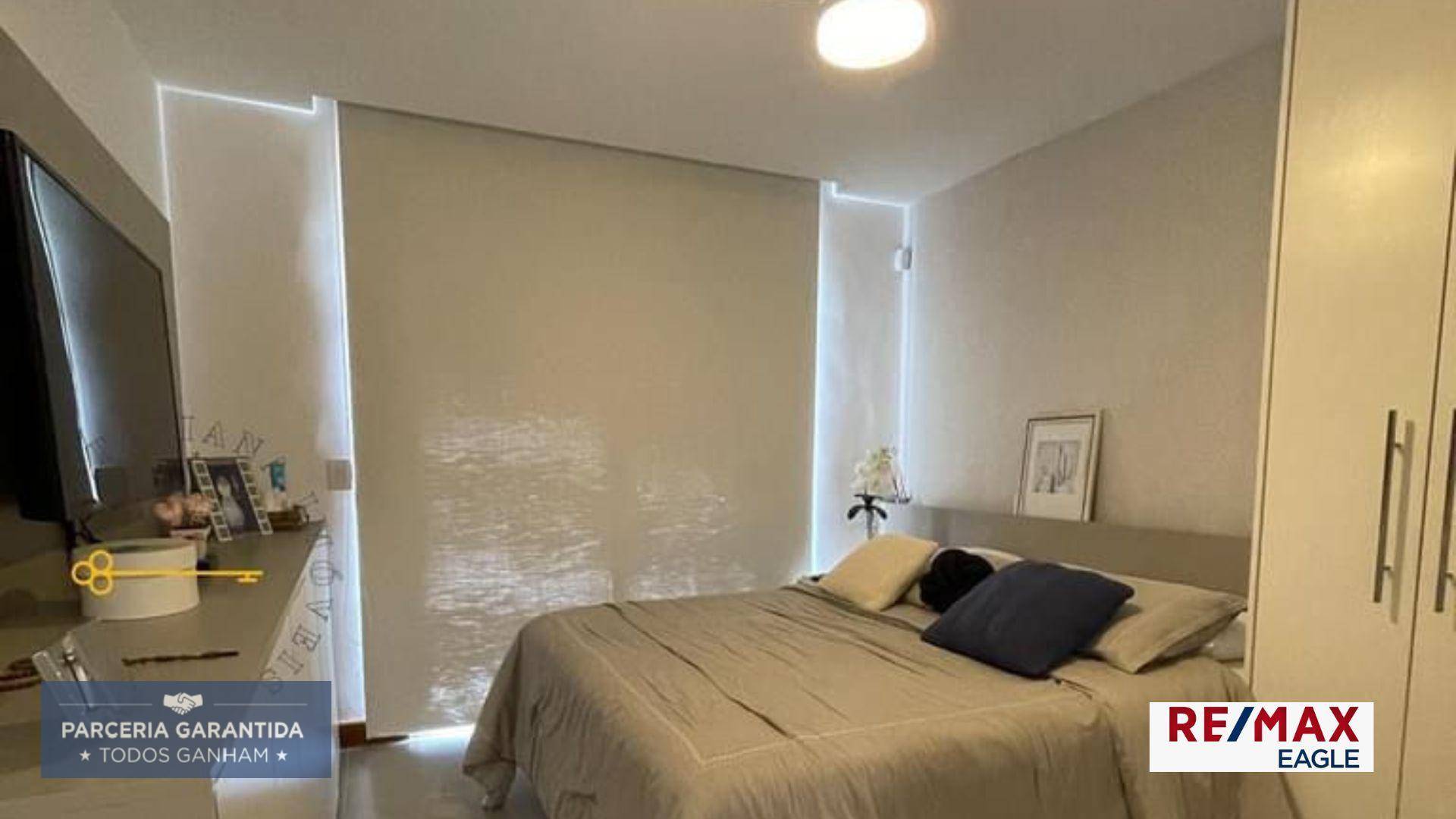 Casa à venda com 4 quartos, 320m² - Foto 27