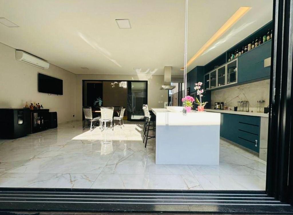 Casa de Condomínio à venda com 3 quartos, 250m² - Foto 17