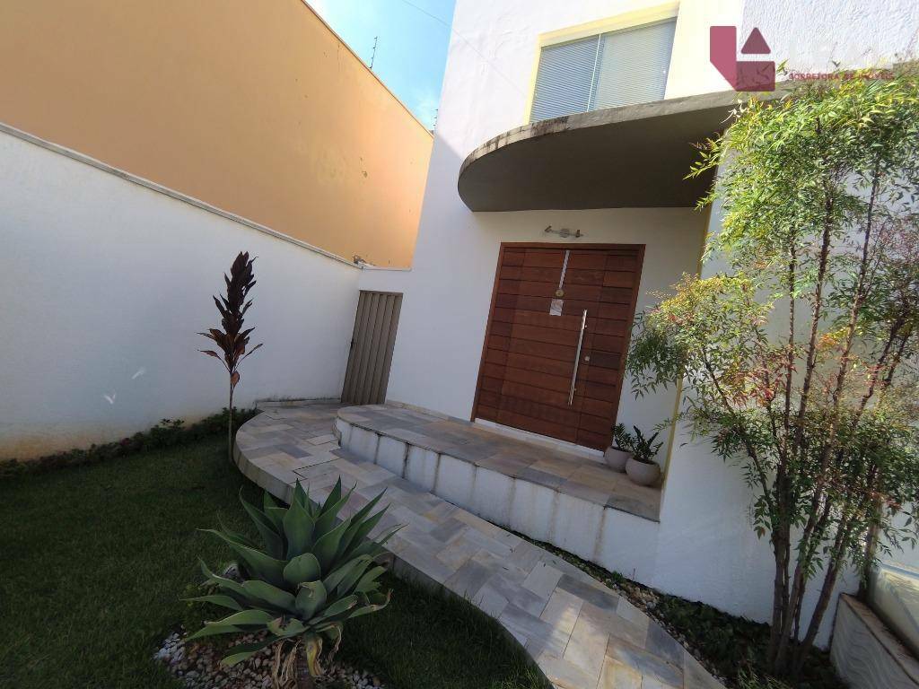 Casa à venda com 5 quartos, 340m² - Foto 4