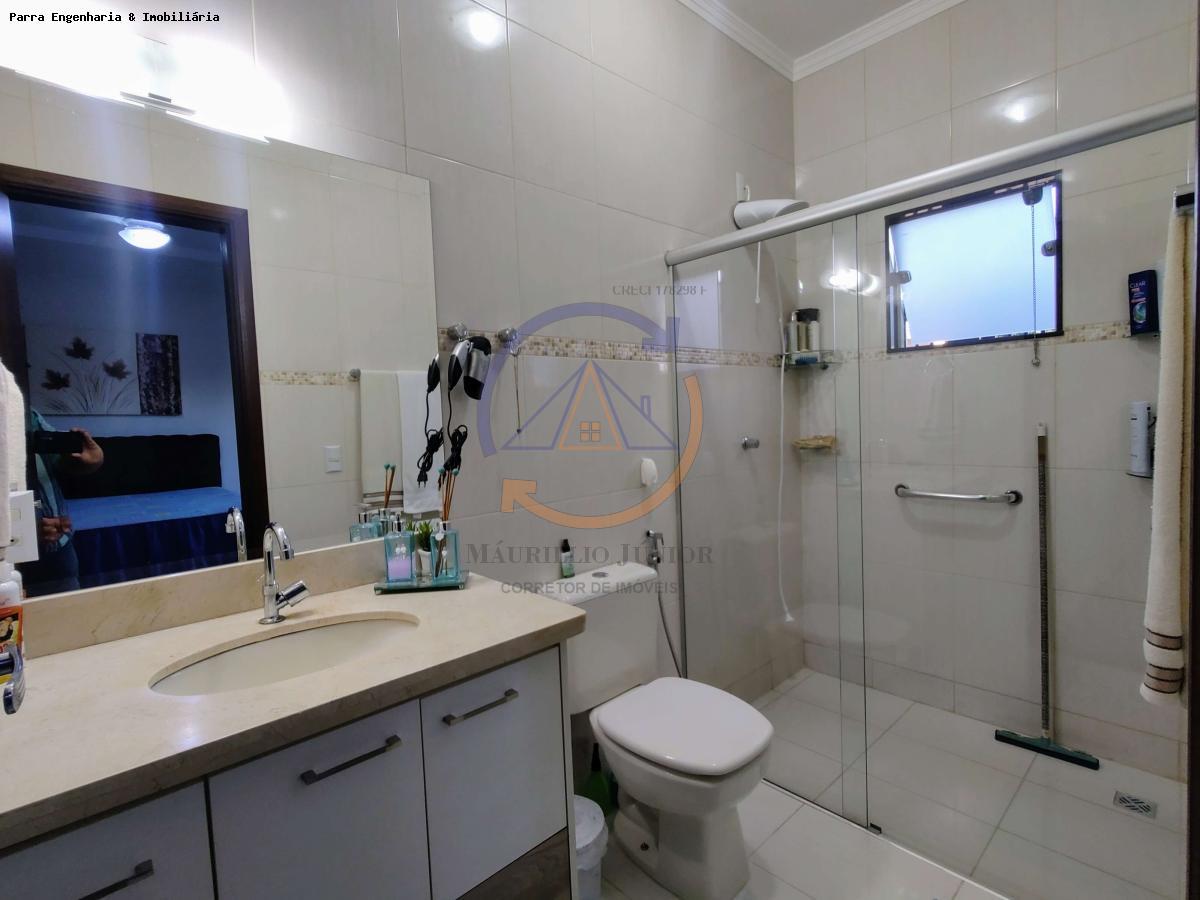 Casa à venda com 3 quartos, 200m² - Foto 4