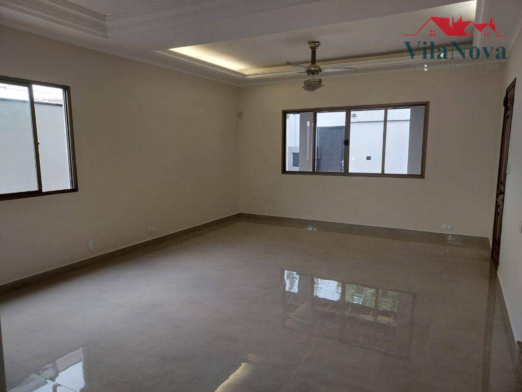 Casa à venda com 3 quartos, 213m² - Foto 2