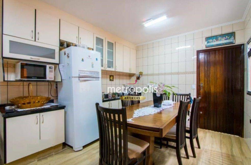 Sobrado à venda e aluguel com 3 quartos, 218m² - Foto 9