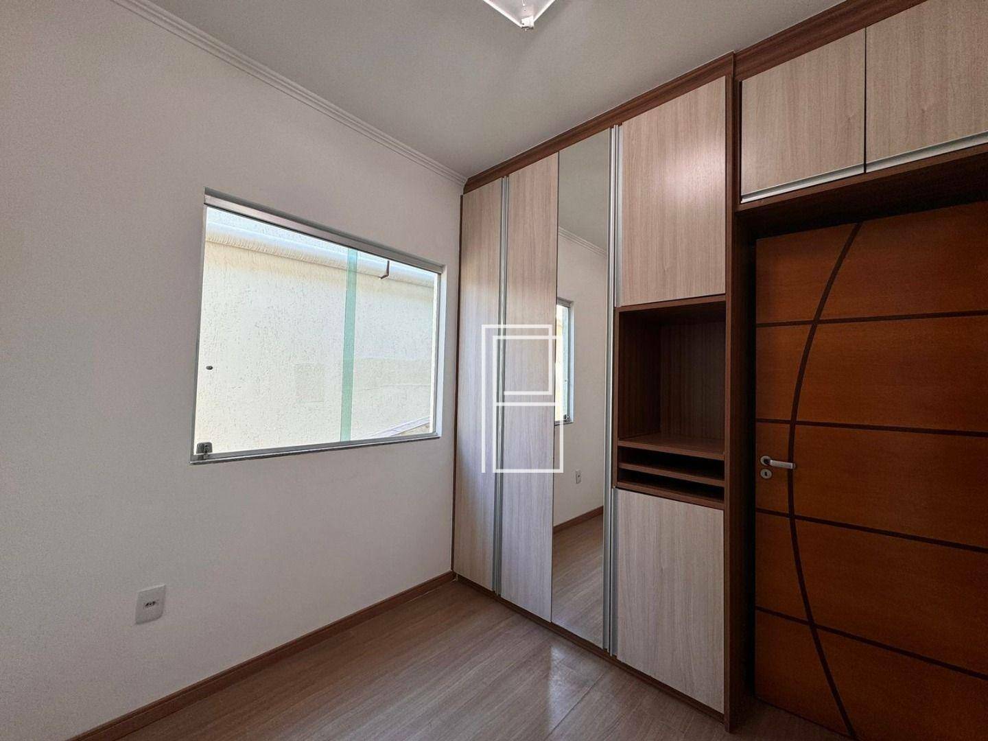 Casa à venda com 4 quartos, 230m² - Foto 14