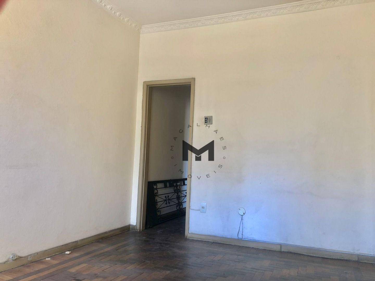 Apartamento à venda com 2 quartos, 70m² - Foto 3