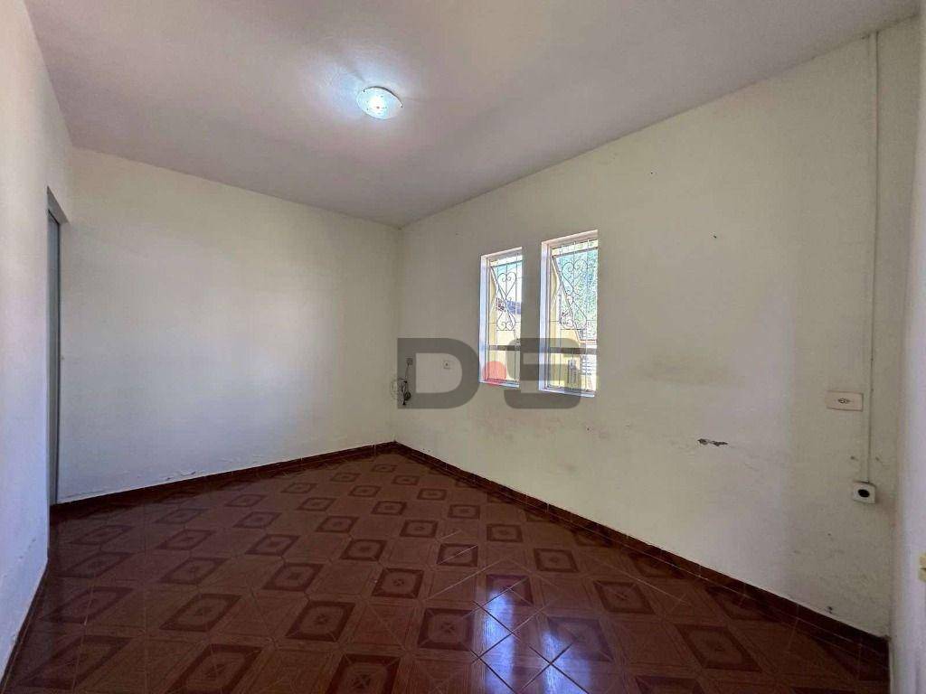 Casa à venda com 2 quartos, 64m² - Foto 2