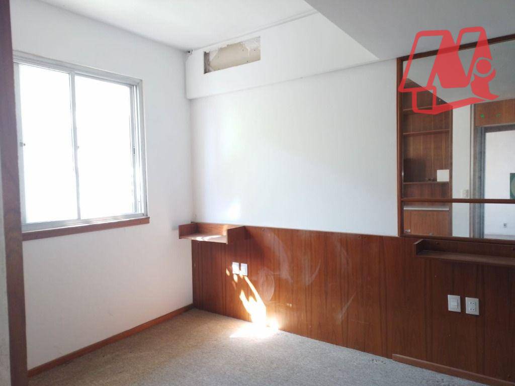 Casa à venda e aluguel com 3 quartos, 371m² - Foto 19