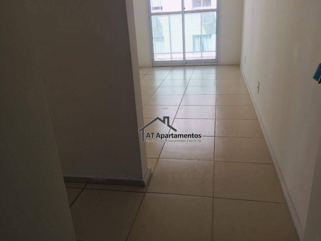 Apartamento à venda com 2 quartos, 58m² - Foto 3