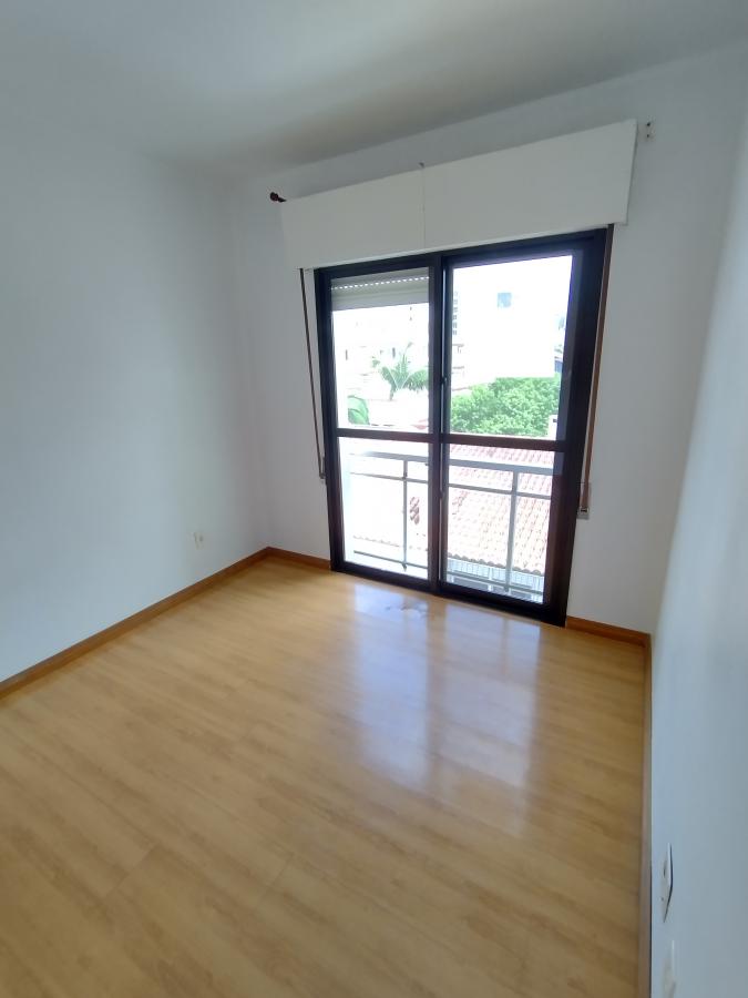 Apartamento à venda com 2 quartos, 75m² - Foto 4