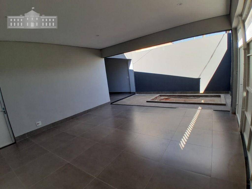 Casa à venda com 3 quartos, 141m² - Foto 2