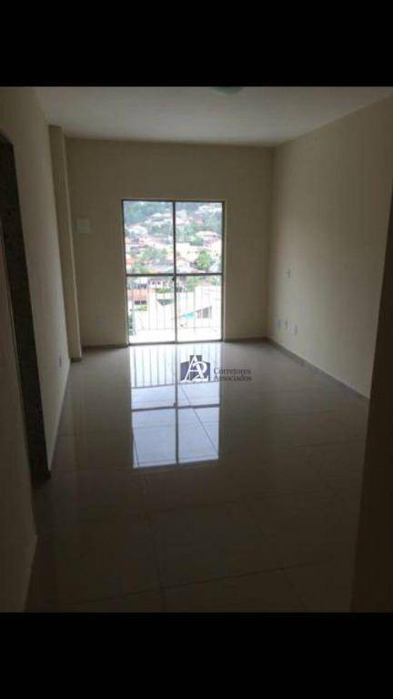 Apartamento à venda com 2 quartos, 70m² - Foto 13