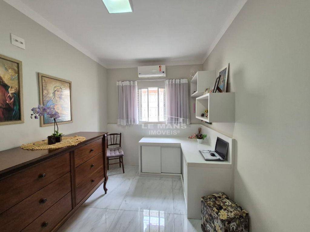 Casa à venda com 3 quartos, 110m² - Foto 18