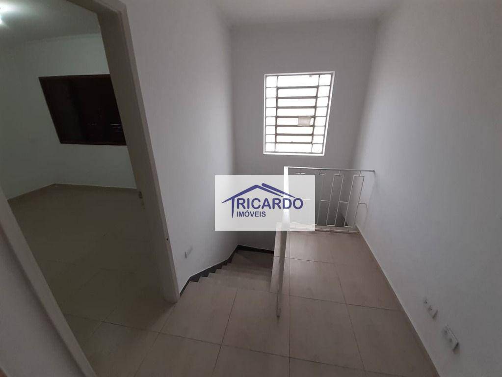 Casa para alugar com 4 quartos, 240m² - Foto 31