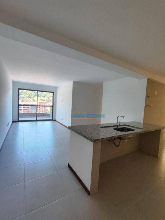 Apartamento à venda com 2 quartos, 90m² - Foto 2