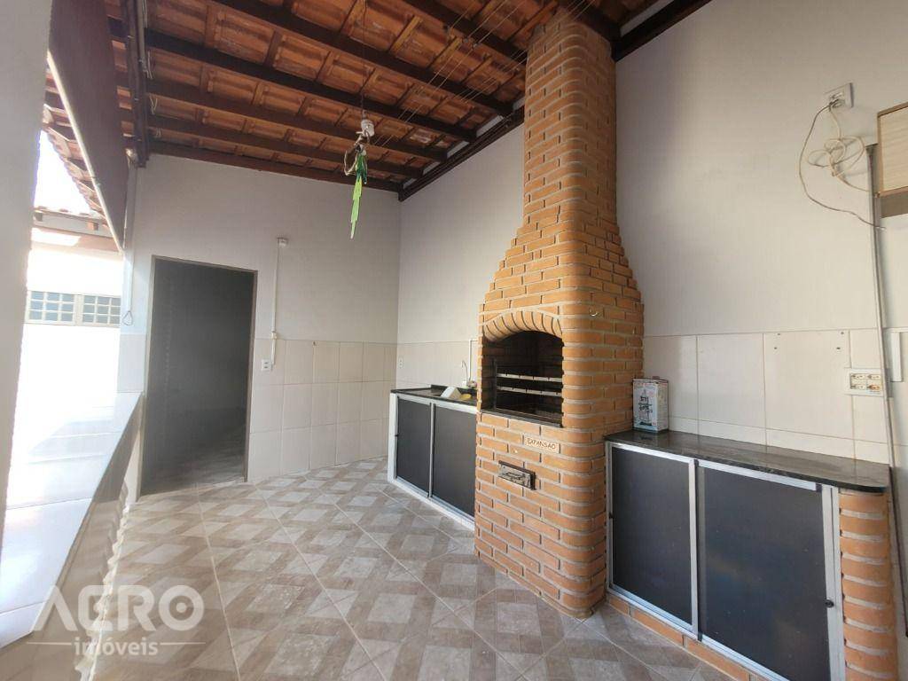 Casa à venda com 4 quartos, 170m² - Foto 23