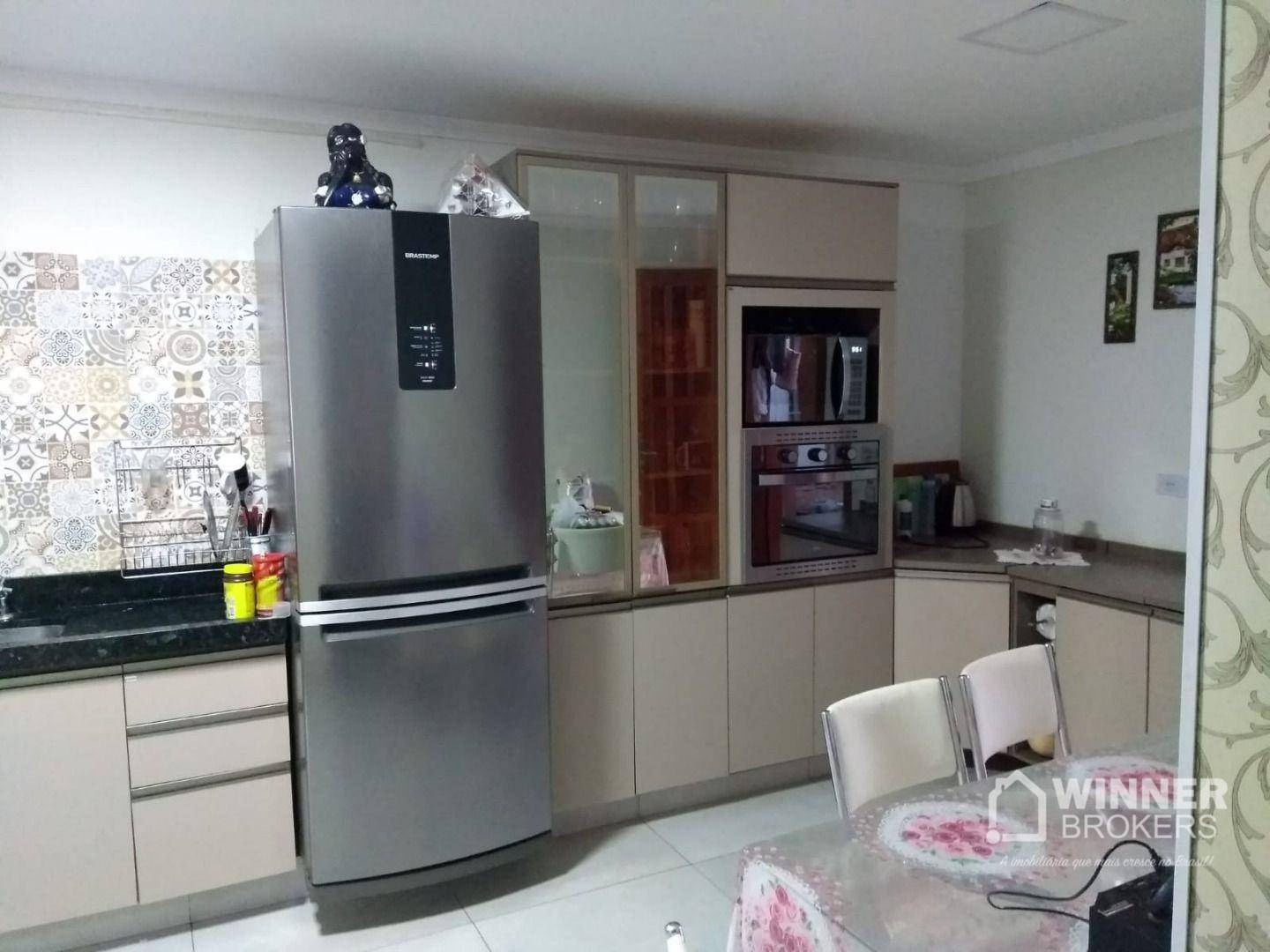 Casa à venda com 2 quartos, 130m² - Foto 3