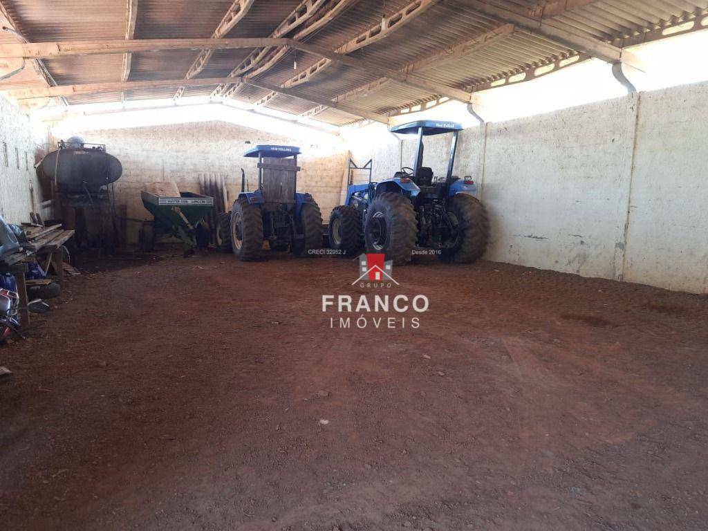 Fazenda à venda com 4 quartos, 1260m² - Foto 24