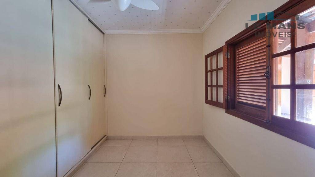 Casa à venda com 3 quartos, 220m² - Foto 28