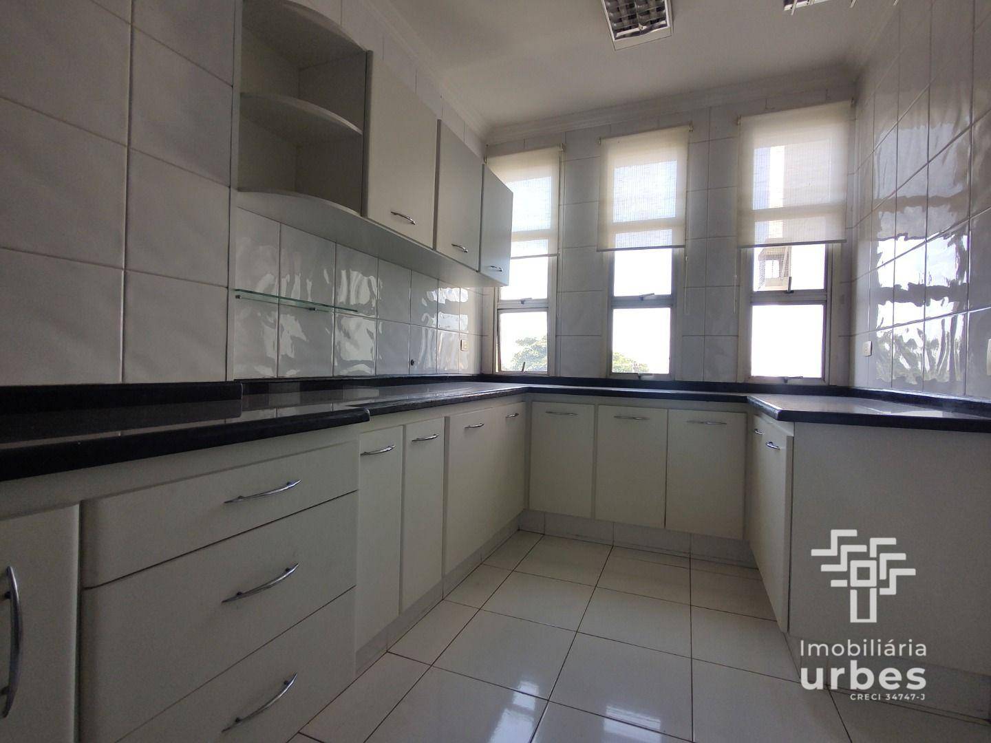 Apartamento à venda com 3 quartos, 110m² - Foto 3