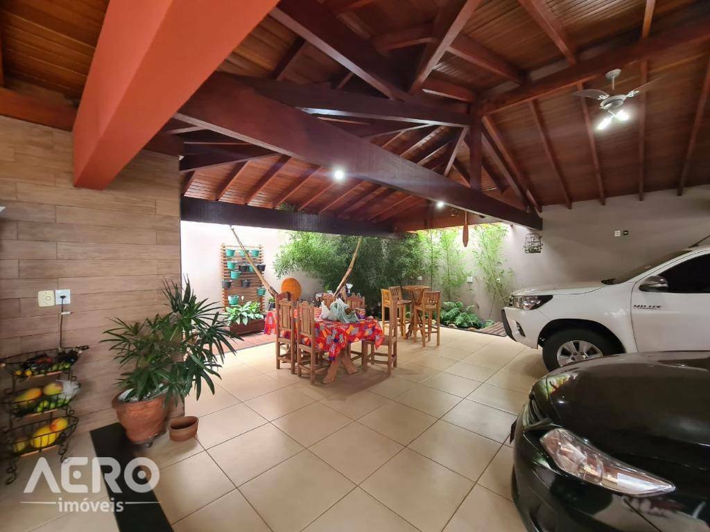 Casa de Condomínio à venda com 3 quartos, 205m² - Foto 13