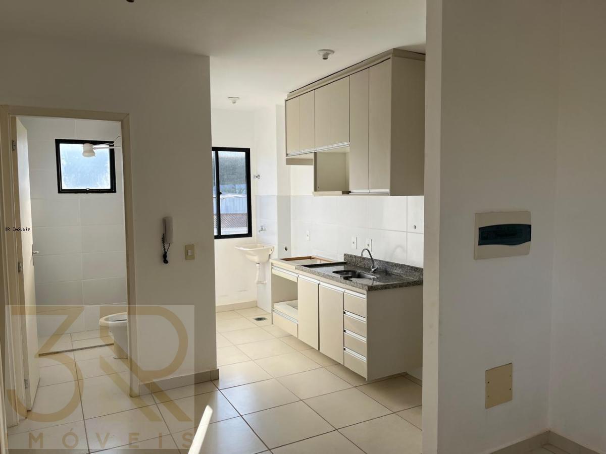 Apartamento à venda com 2 quartos, 42m² - Foto 2