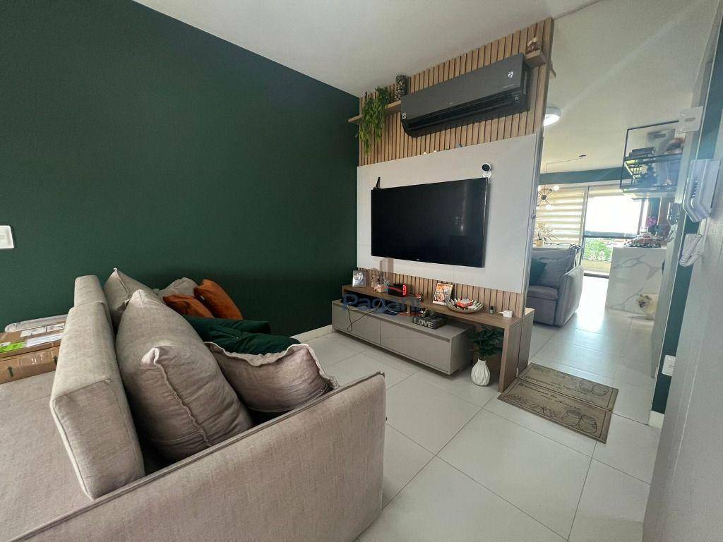 Apartamento à venda com 2 quartos, 70m² - Foto 10