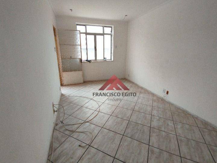 Casa à venda com 2 quartos, 70m² - Foto 2