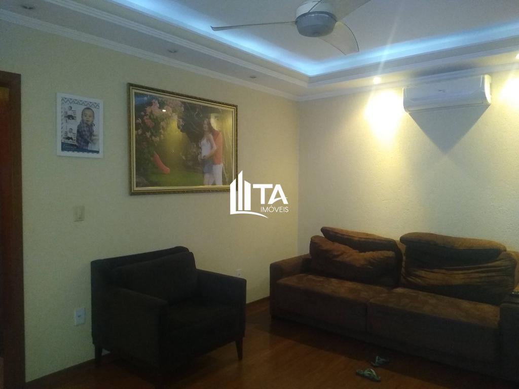 Casa à venda com 3 quartos, 180m² - Foto 4