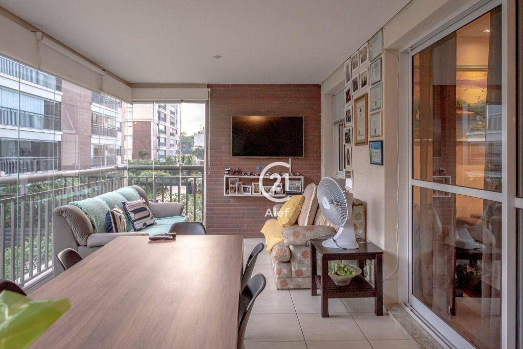 Apartamento à venda com 4 quartos, 168m² - Foto 2