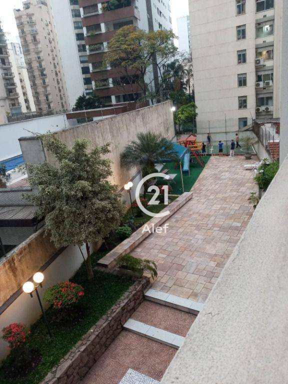 Apartamento à venda com 3 quartos, 130m² - Foto 4