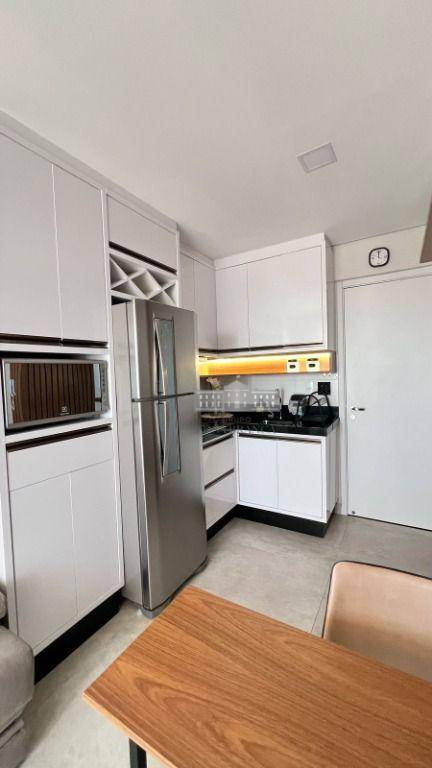 Apartamento à venda e aluguel com 1 quarto, 33m² - Foto 2