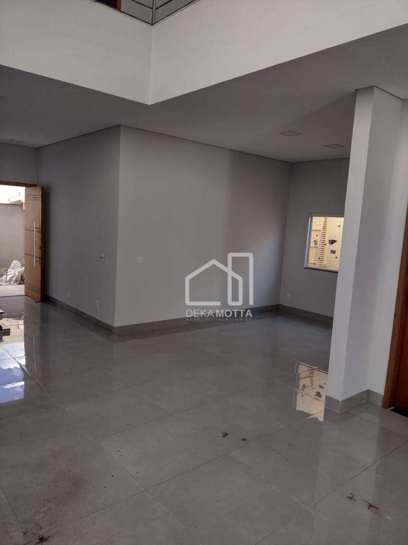 Casa à venda com 3 quartos, 250m² - Foto 14