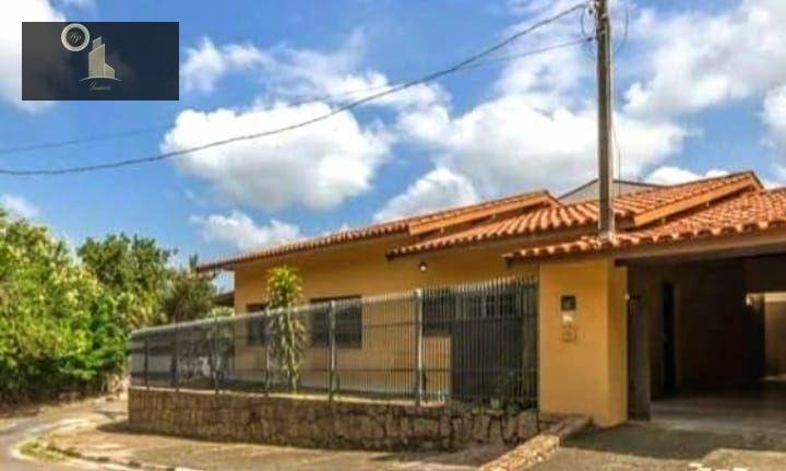 Casa à venda com 3 quartos, 188m² - Foto 1