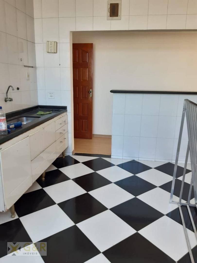 Apartamento à venda com 3 quartos, 82m² - Foto 11