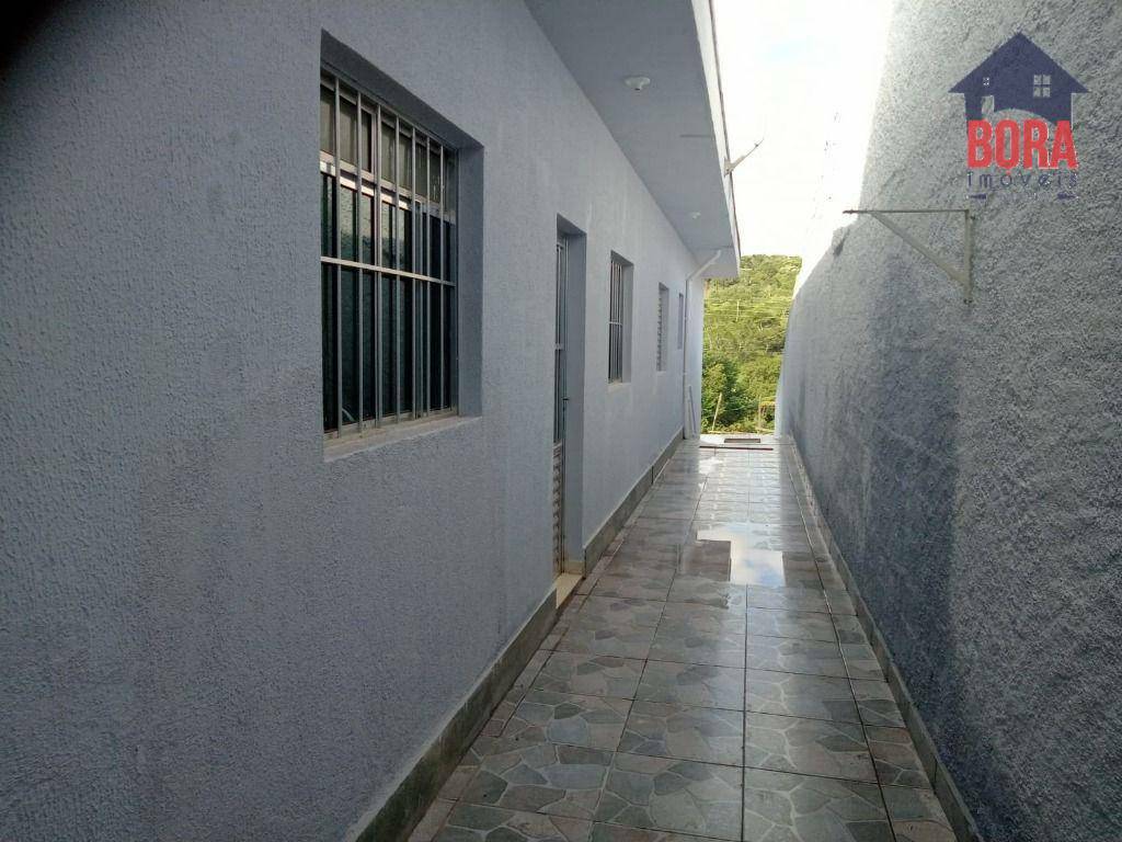 Casa à venda com 2 quartos, 60m² - Foto 1