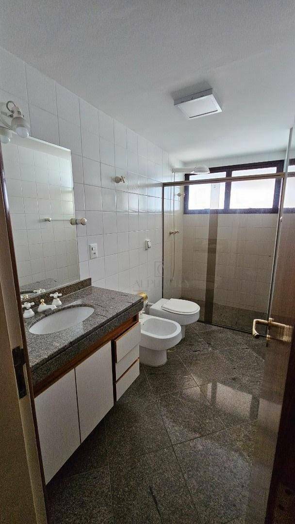 Apartamento para alugar com 3 quartos, 164m² - Foto 19