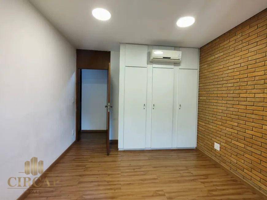 Casa para alugar com 9 quartos, 373m² - Foto 24