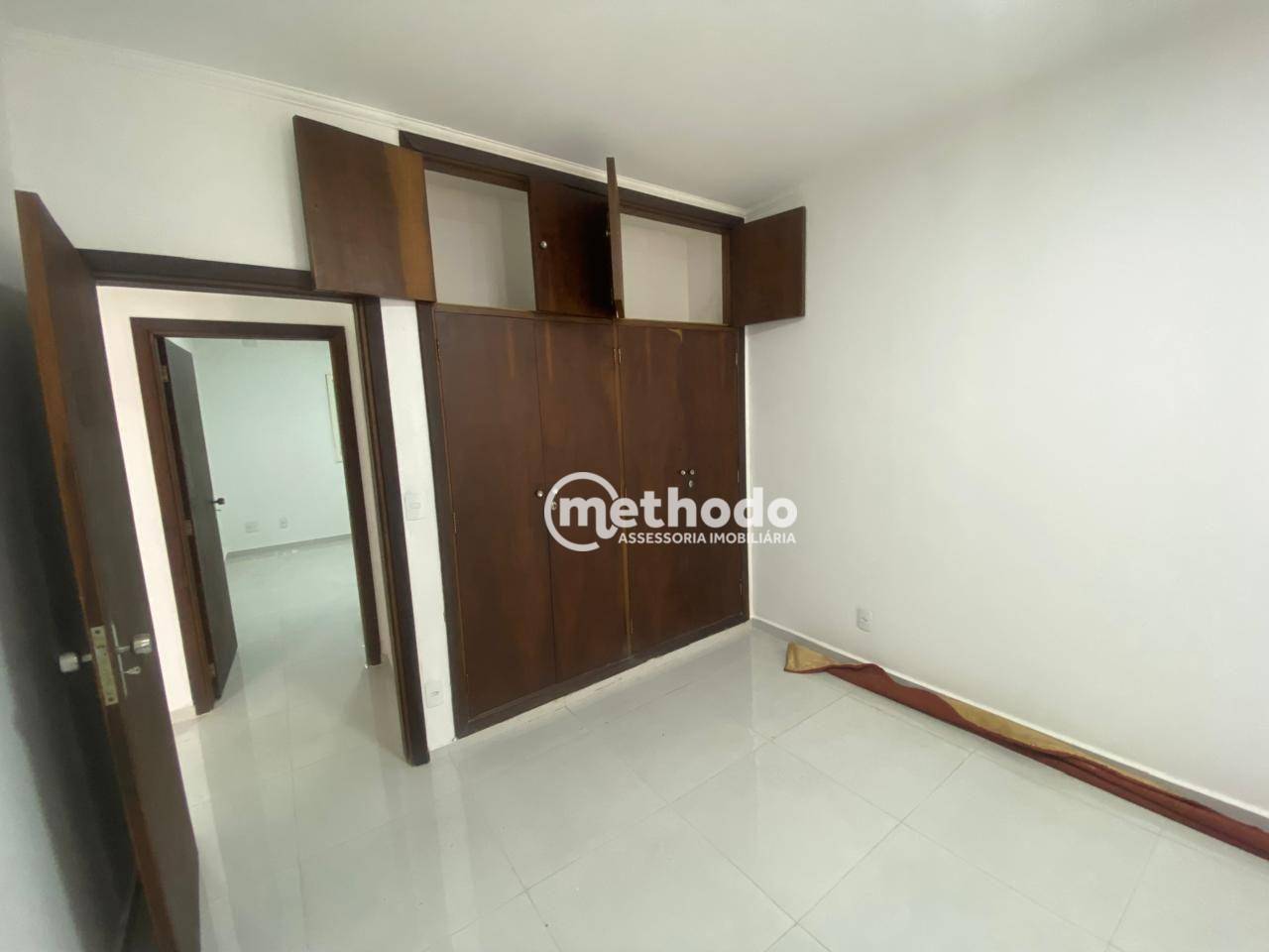 Casa para alugar com 4 quartos, 244m² - Foto 11