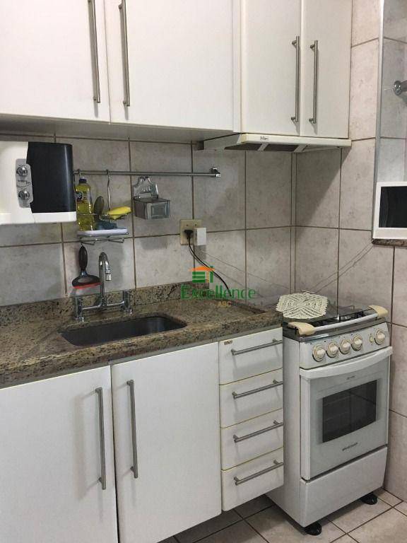 Apartamento à venda com 3 quartos, 67m² - Foto 2